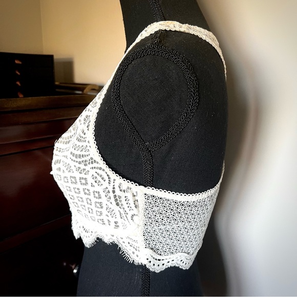 • Victoria’s Secret Ivory Lace Bohemian Bandeau Bra w/ Bow & Corset Lacing • - Picture 3 of 16